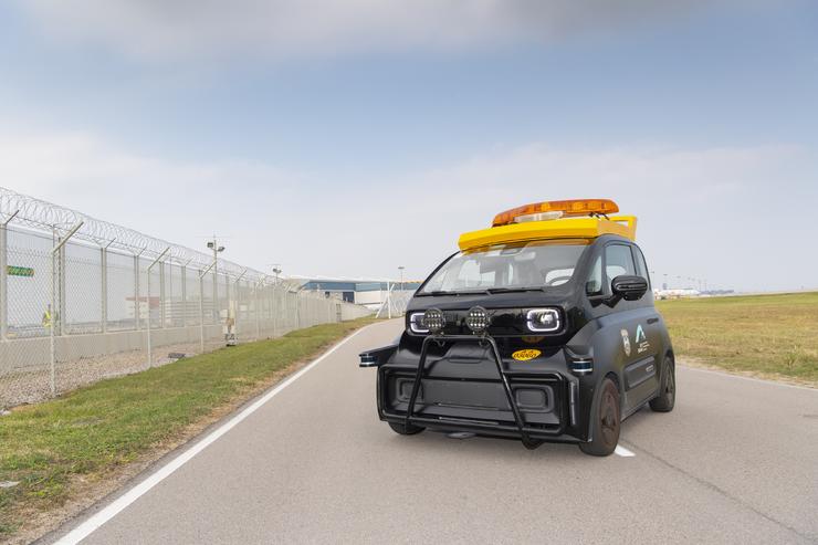 全球首次！无人巡逻车驶进机场禁区，驭势科技再迎一个里程碑