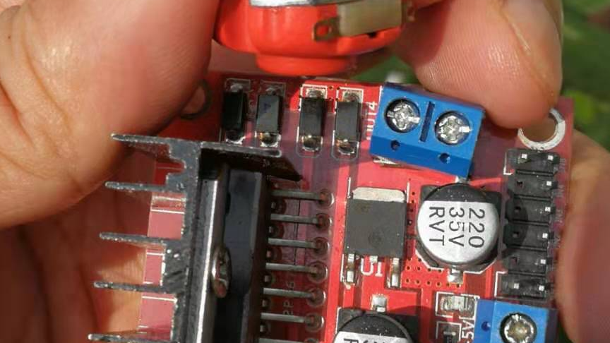 【雕爷学编程】Arduino动手做（94）---L298N电机驱动板