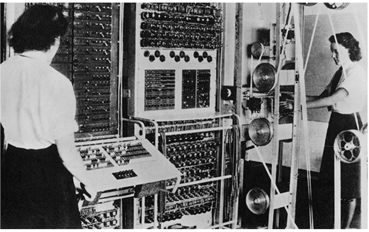 FIGURE 1.4 The Colossus, the first all-programmable digitalcomputer