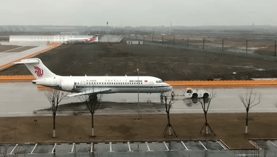 2.7 亿元一架！国航接收第四架 ARJ21 国产客机：90 个座位