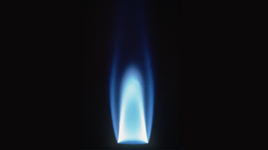 氢气燃烧，让它以不燃烧的方式“燃烧”，就成了燃料电池